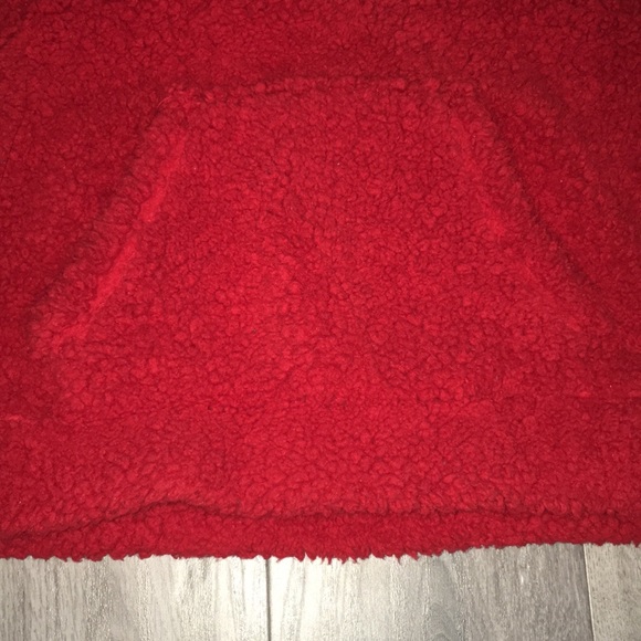 Garage red fluffy sweater - Picture 2 of 4